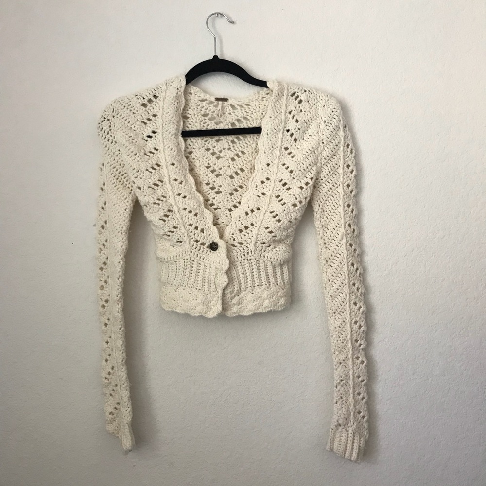 FREE PEOPLE XS CROPPED CROCHET CARDIGAN